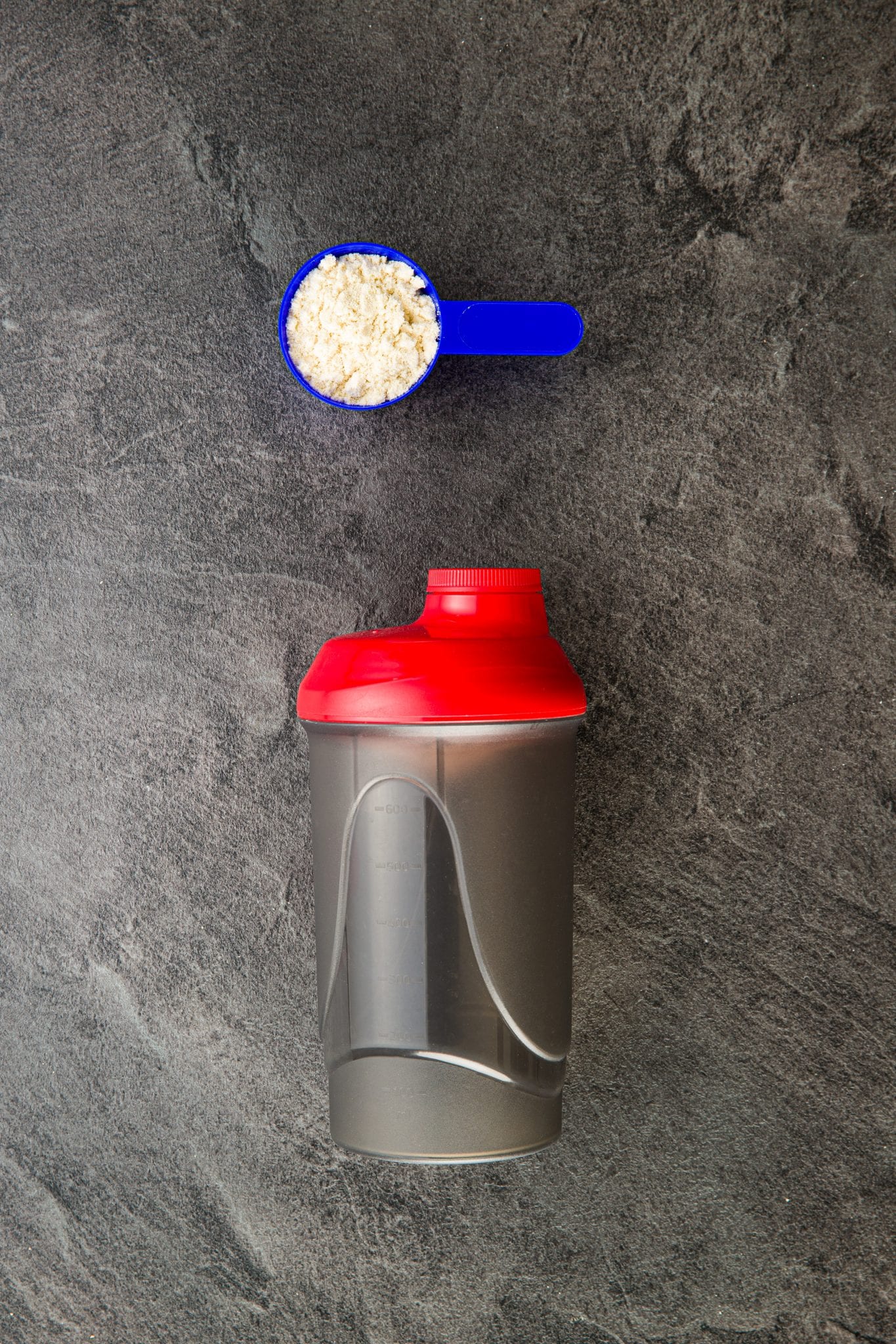 Whey protein powder. Protein displacement
